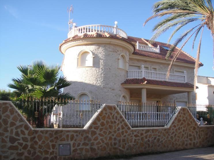Chalet Muy Cerca De La Playa Con Piscina Privada Dehesa de Campoamor  المظهر الخارجي الصورة